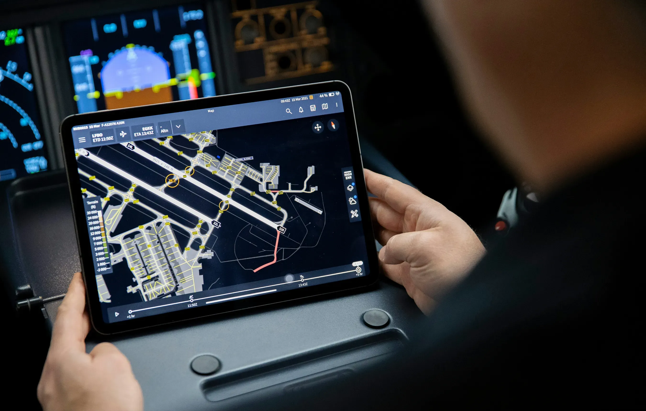 The shipped product in the cockpit: the finished moving map on a tablet with a taxi route drawn in